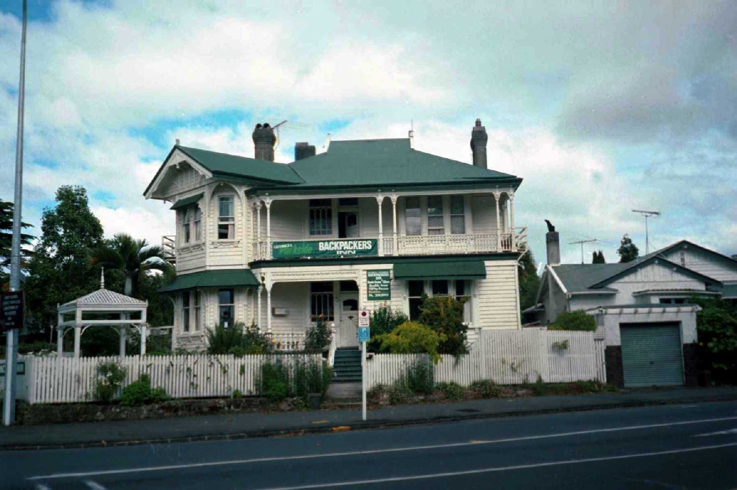 Parkside Backpackers